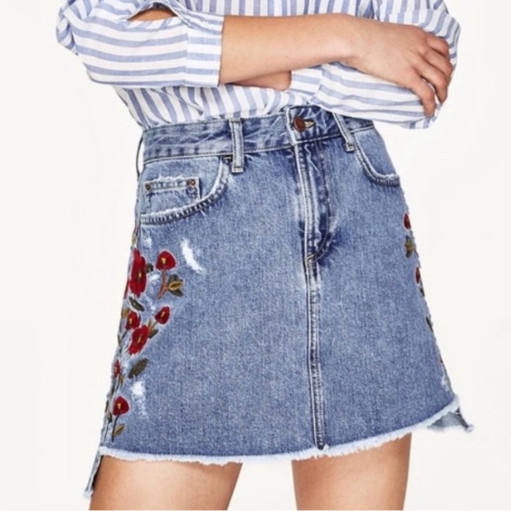 Zara Denim Floral Embroidered Skirt XS